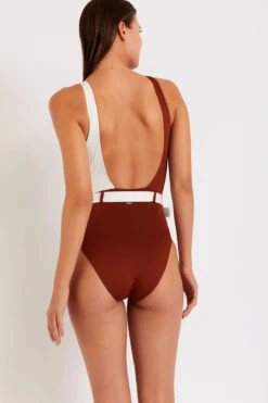 Maillot De Bain 1 Pièce Bi-couleur Marron Et Blanc MARIETA AUKANA -Tenues pour les femmes Boutique 20e marieta corales 41n38 dos