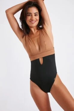 Maillot De Bain Une Pièce Noir Et Camel CAROLINA DUYA -Tenues pour les femmes Boutique 22e carolina duya 41e01 dev3