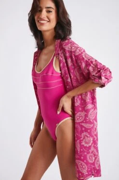 Chemise De Plage Fuchsia Imprimé Indien NOLIE VOILJAYERA -Tenues pour les femmes Boutique 22e nolie voiljayer zhi53 dev3